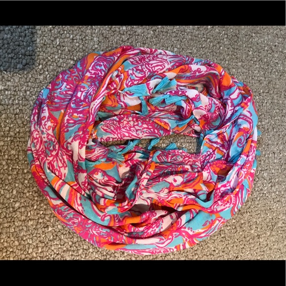 Lilly Pulitzer Accessories - Lilly Pulitzer Infinity Loop Scarf Lilly Pulitzer Accessories - Lilly Pulitzer Infinity Loop Scarf